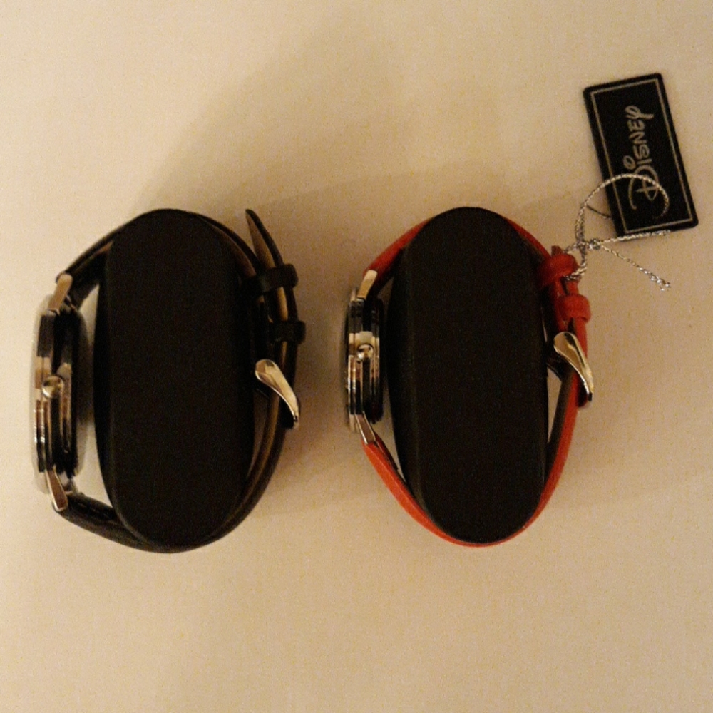 DISNEY His & Hers Box Set Mickey Leather Watches - Picture 3 of 8